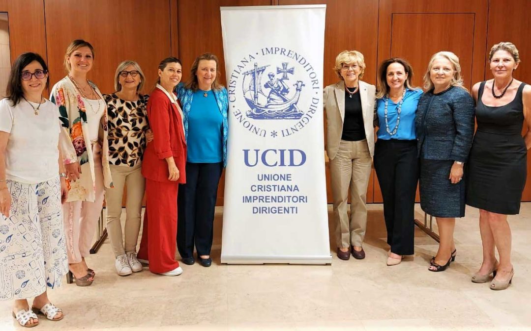Foto di gruppo costituzione Movimento Nazionale Donne UCID